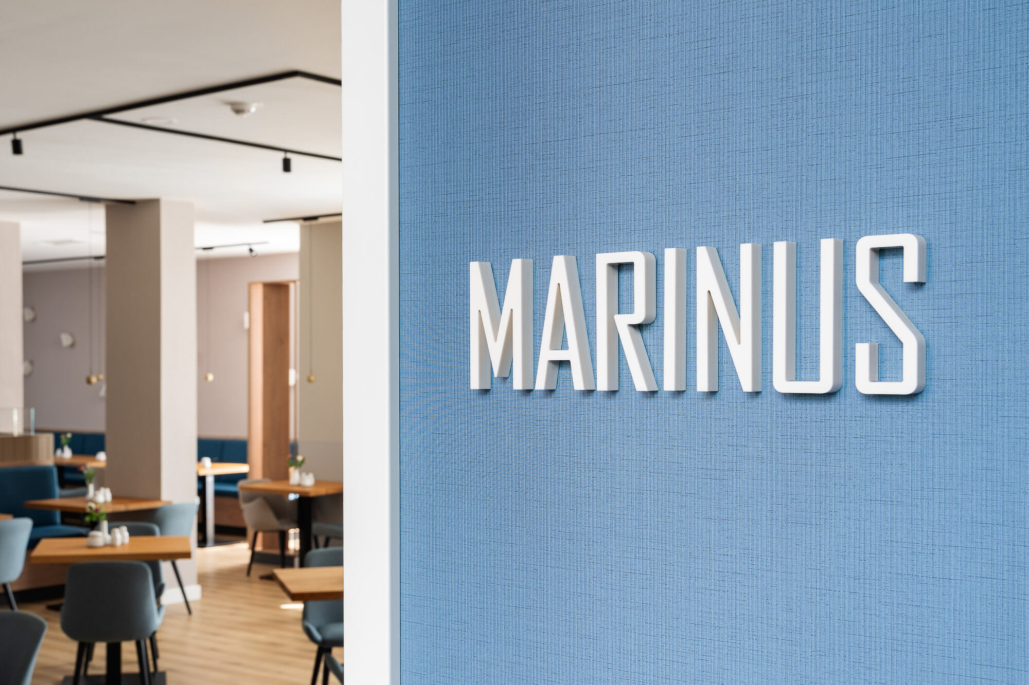 Beschilderung „Marinus“ im Hoteldesign